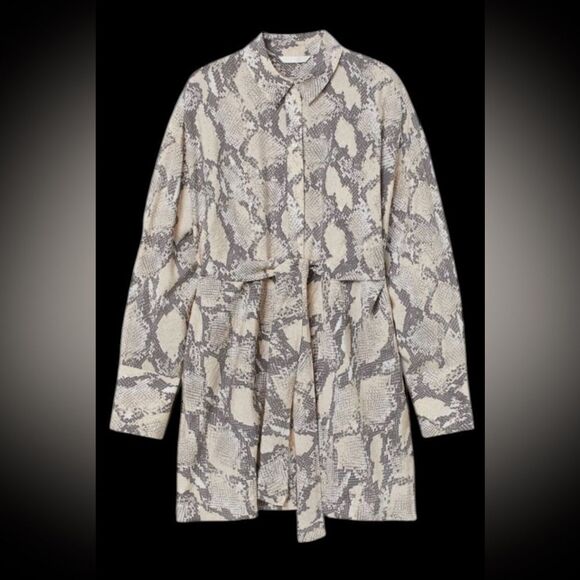 H&M Womens Medium Top Tunic Gray Pink White Snake Button Collar Knot Woven - Picture 3 of 8